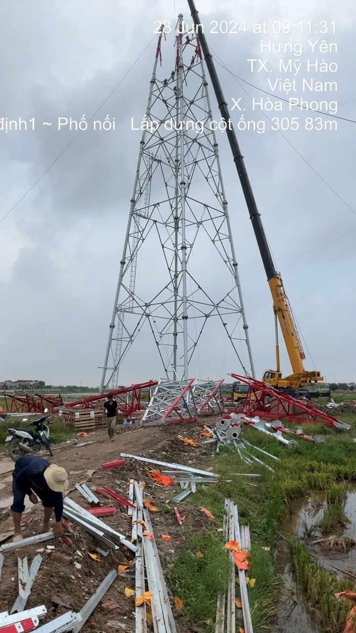 Lắp dựng cột ống cao 83 mét tại Mỹ Hào, Hưng Yên