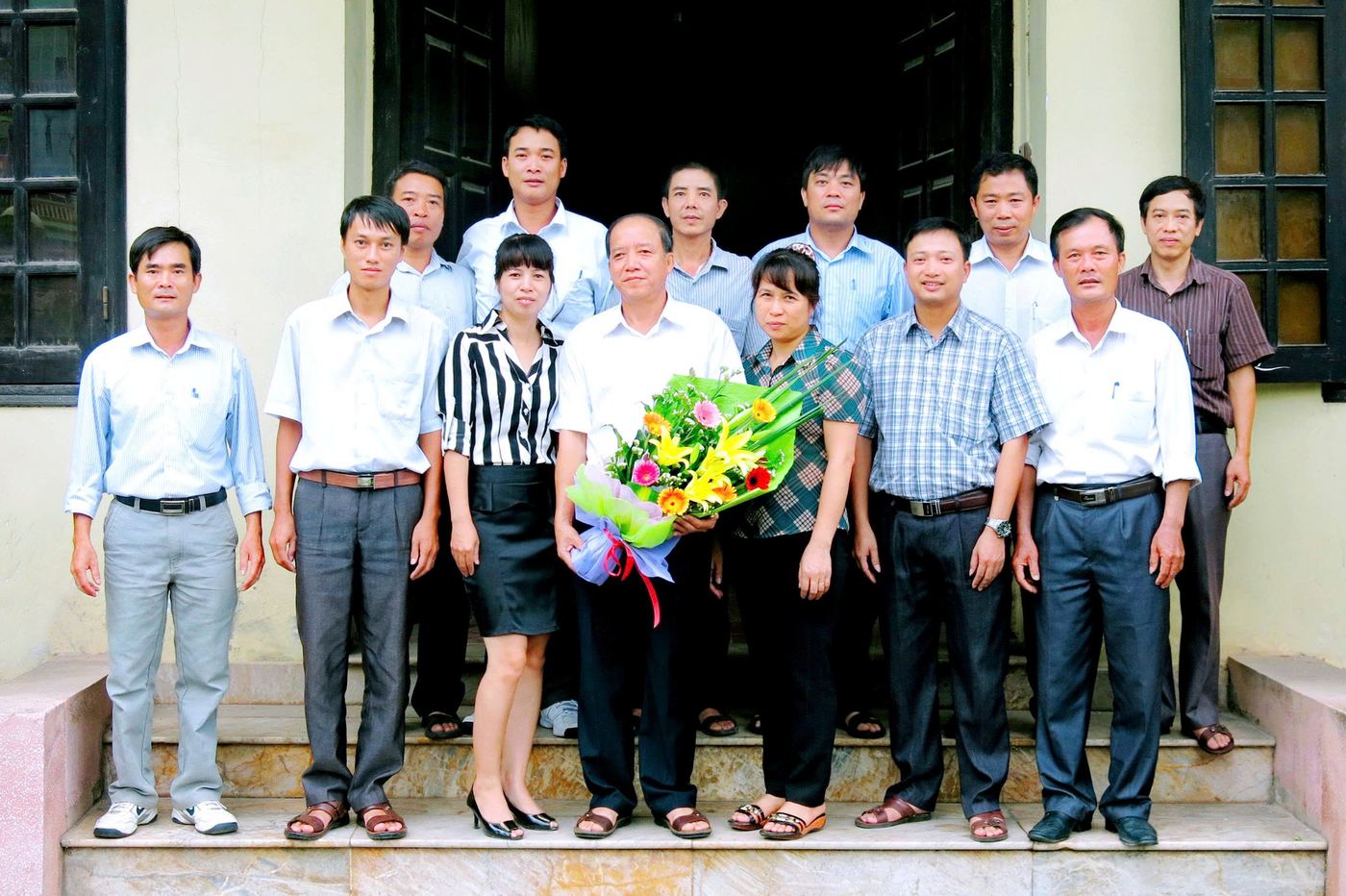 Tập thể cán bộ, nhân viên tại trụ sở công ty